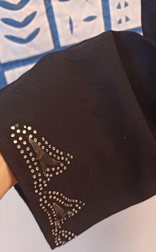 Túnica árabe negra con pedrería