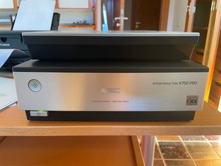 Scanner Epson Perfection V750 Pro