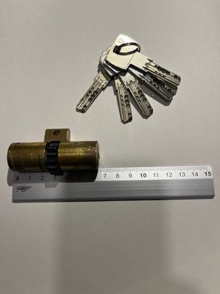 Cilindro seguridad latón 65mm lateral