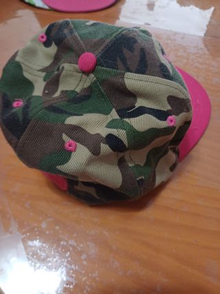 Gorra Vans Negra y Rosa