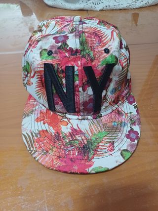 Gorra Vans Negra y Rosa
