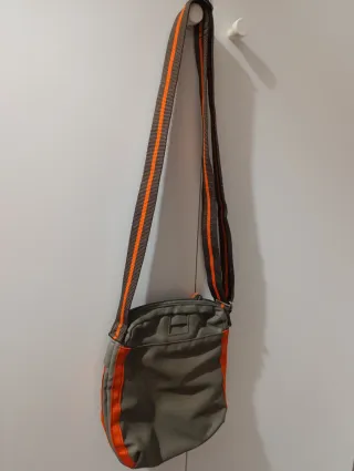 Bolso bandolera Nike verde y naranja