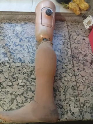Prótesis pierna ortopedica izquierda