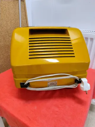 Televisión Retro Vintage Negra y naranja