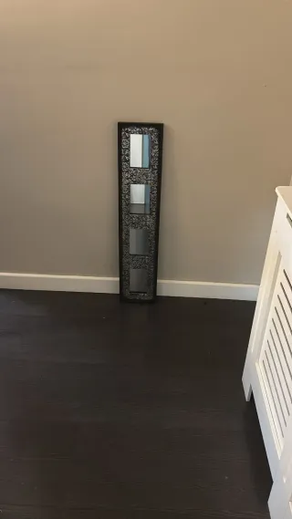 Cómoda de metal y madera