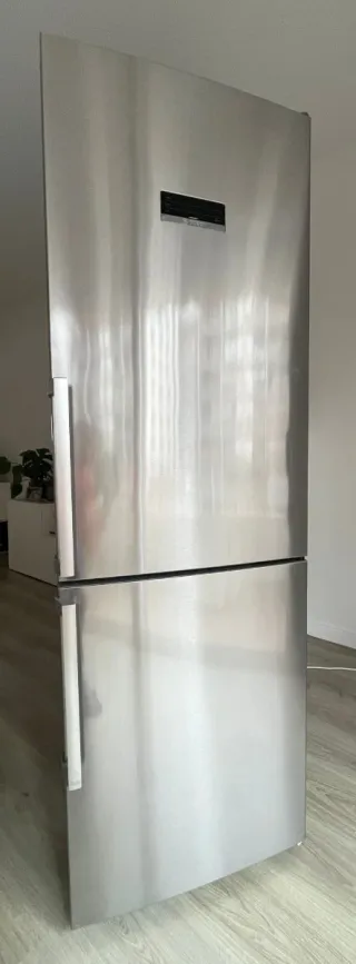 Nevera combi Bosch KGN36XI4P No Frost