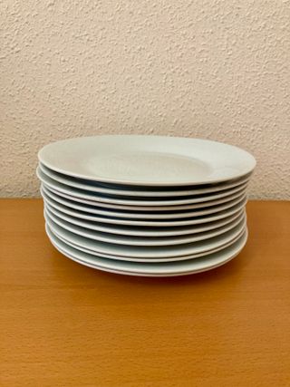 5€ por conjunto de 12 platos pequeños