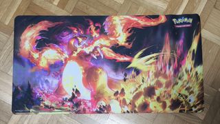 Caja Ultra Premium Charizard Pokémon