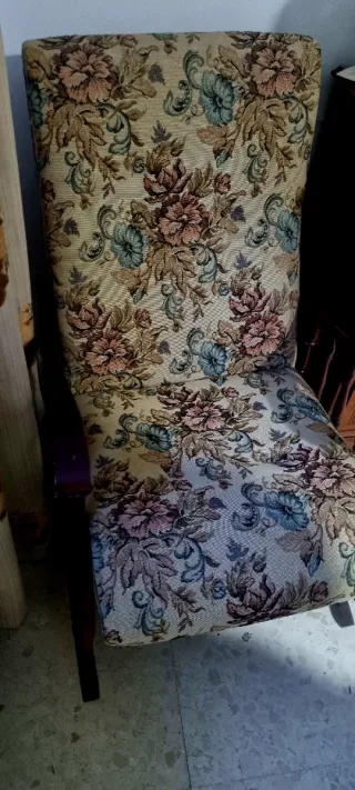 Butaca tapizada floral