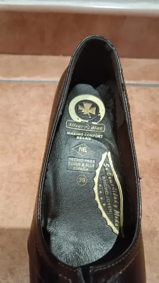 Tacchi neri in pelle - Larghezza speciale