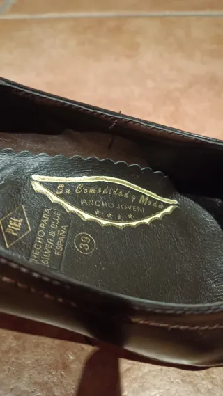 Tacchi neri in pelle - Larghezza speciale