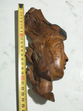 Scultura in legno da appendere