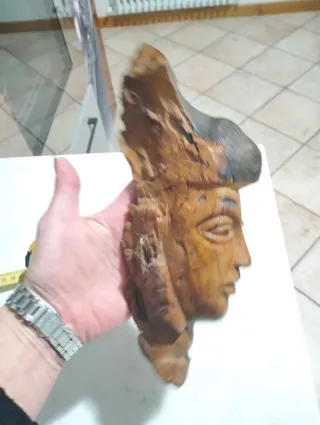 Scultura in legno da appendere