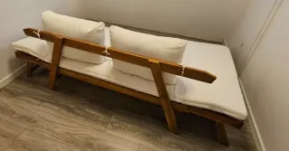 Sofá de madera y tela para exterior