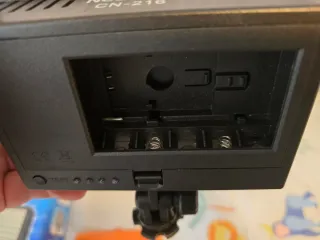 Foco LED Neewer CN-216 + 3 Baterías