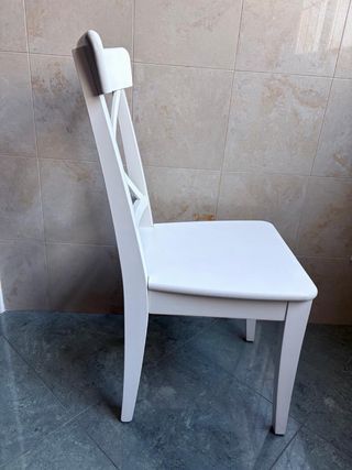 Silla Blanca Ikea Madera Mod. INGOLF + cojín azul