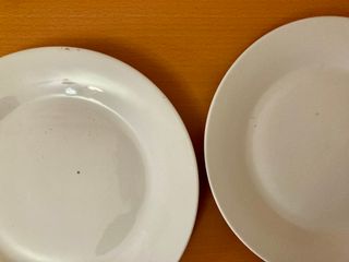 5€ por conjunto de 12 platos llanos