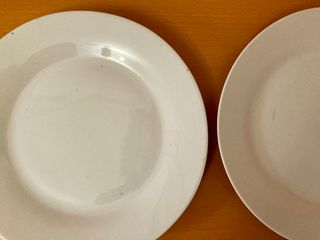 5€ por conjunto de 12 platos llanos