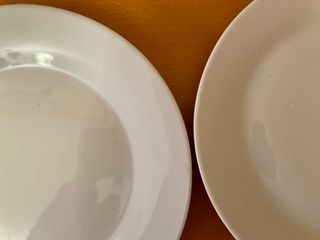 5€ por conjunto de 12 platos llanos