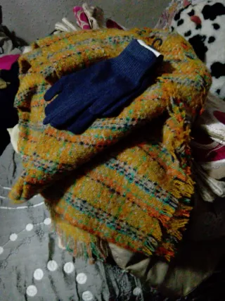 Bufanda y guantes de punto
