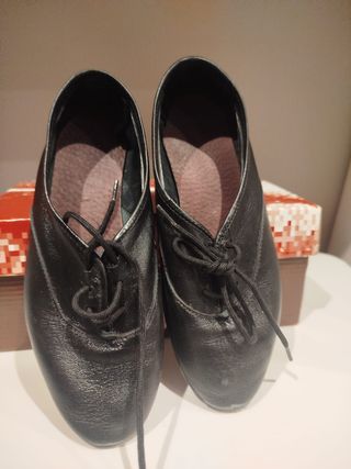 Zapatos de baturra niña negros. NUMERO 29