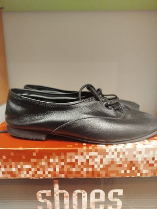 Zapatos de baturra niña negros. NUMERO 29