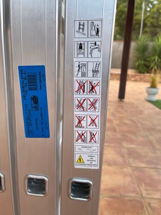 Escalera multiusos plegable