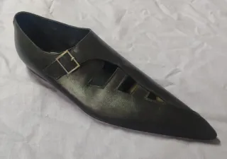 Zapatos punta negros estilo Locomia