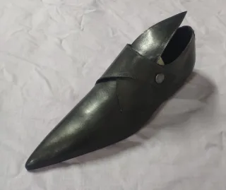 Zapatos punta negros estilo Locomia