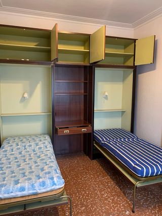 Habitación doble: 2 camas individuales + armarios