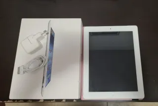 Apple iPad 2 Blanco y funda Rosa