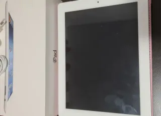 Apple iPad 2 Blanco y funda Rosa