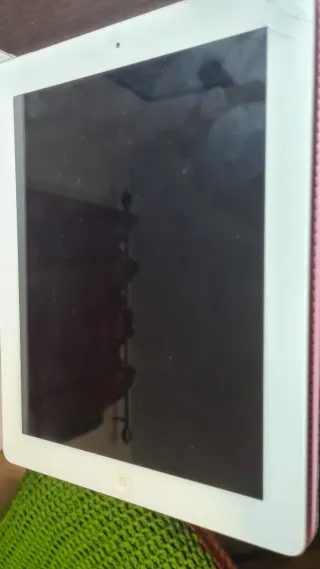 Apple iPad 2 Blanco y funda Rosa