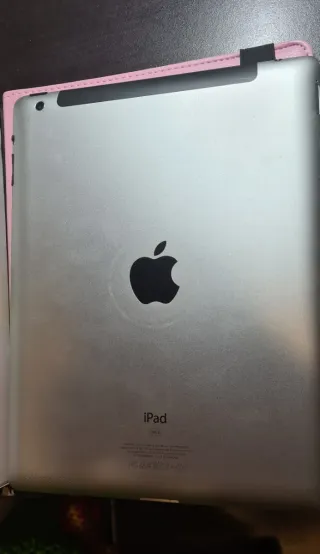 Apple iPad 2 Blanco y funda Rosa