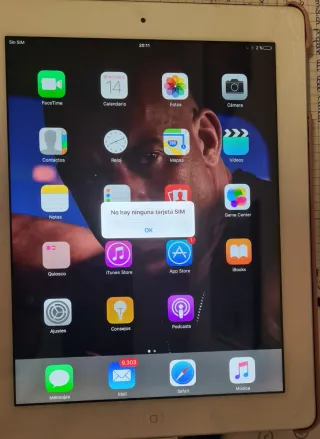 Apple iPad 2 Blanco y funda Rosa