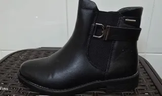 Zapatillas deportivas azules y rosas