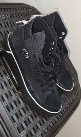 Zapatillas deportivas azules y rosas