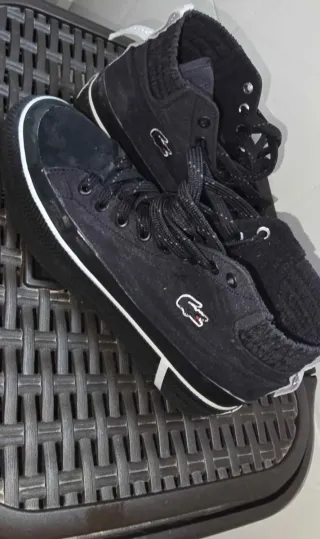 Zapatillas deportivas azules y rosas