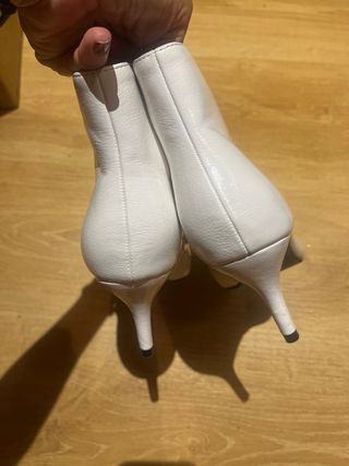 Botines blancos sin estrenar T.40