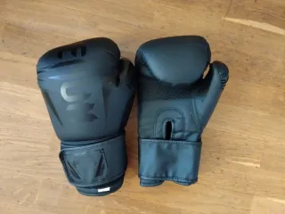 Guantes de boxeo VENUM negros