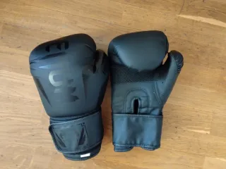Guantes de boxeo VENUM negros