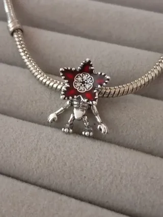 Charm demogorgon nuevo plata