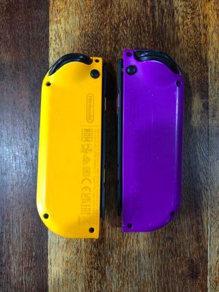 Nintendo Switch Set 2 Joy-Con viola/arancioni Neon