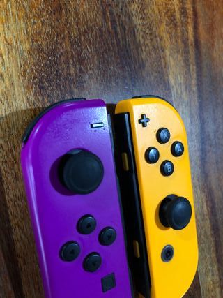 Nintendo Switch Set 2 Joy-Con viola/arancioni Neon
