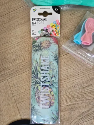 Set Twistshake: Babero, Platos y Más