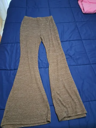 Lote de chica talla S. Llévate 10 prendas por 5€.