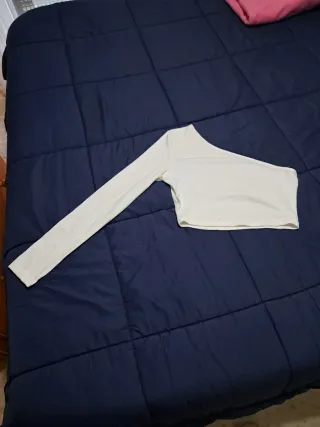 Lote de chica talla S. Llévate 10 prendas por 5€.