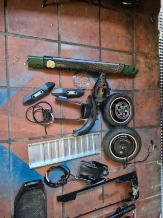 Patinete eléctrico verde