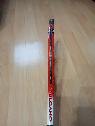 Raqueta de Tenis Roja y Blanca