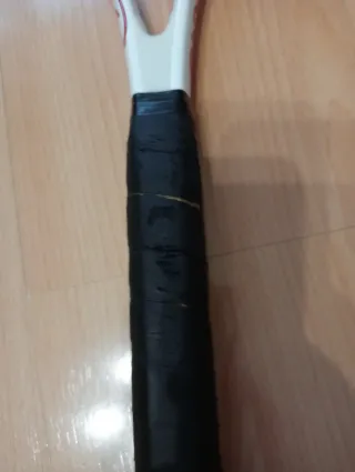 Raqueta de Tenis Roja y Blanca